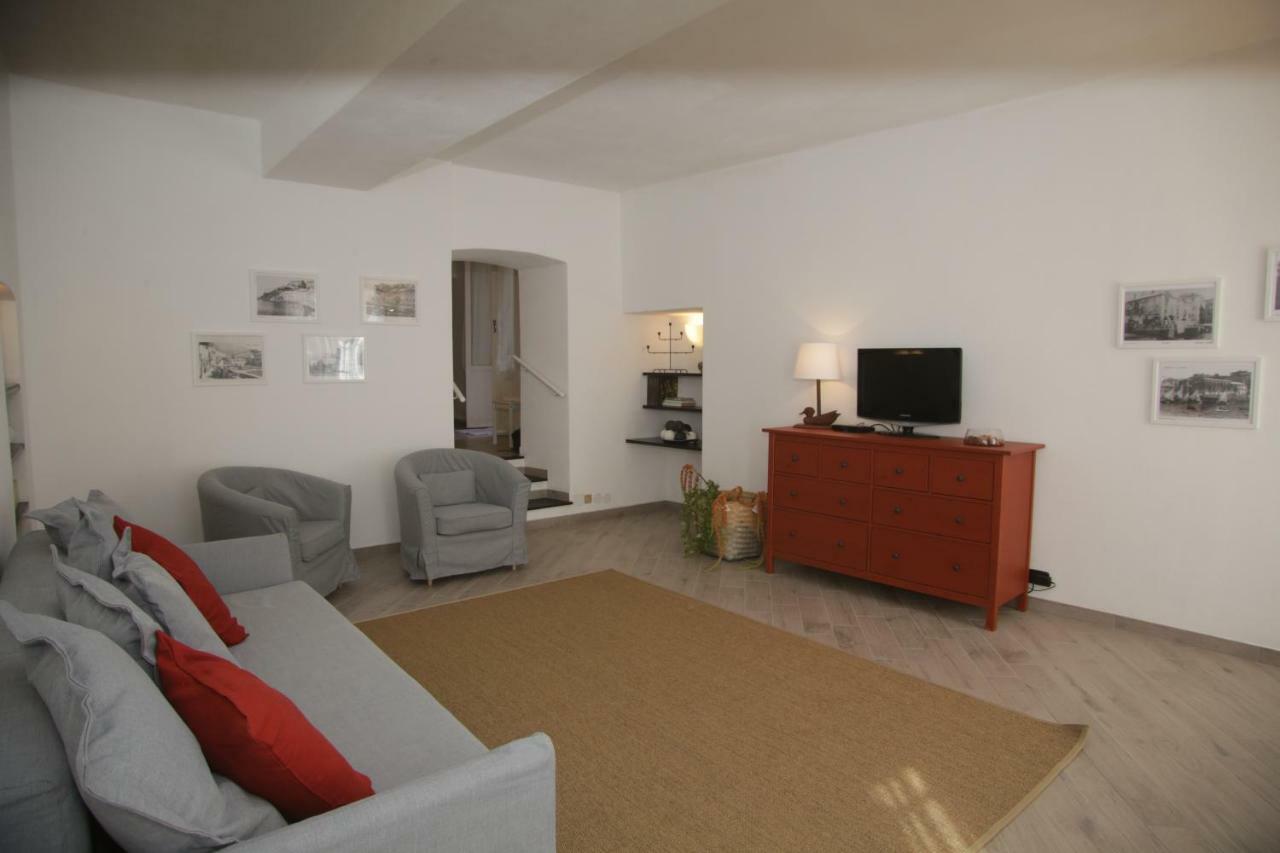 Posidonia Casa Al Mare In Citta Apartment Генуа Екстериор снимка